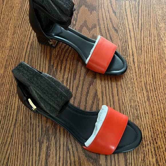 Authentic Tory Burch Sandals - Picture 2 of 5